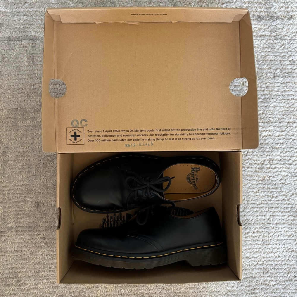 Dr. Martens 1461 Smooth Leather Oxford Leather Shoes.
